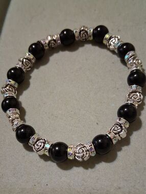 Black Onyx Beaded Rose Accent Stretch Bracelet - Unbranded